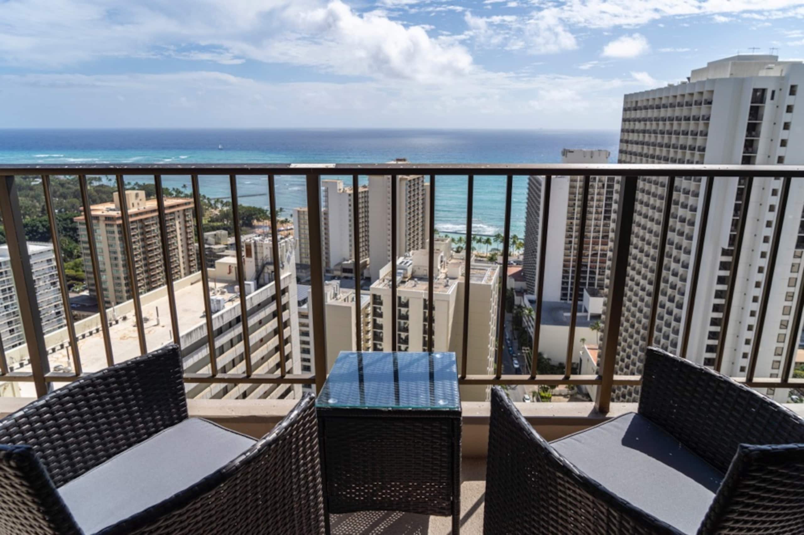 Condo in Honolulu · ★4.75 · 1 bedroom · 2 beds · 1 shared bath - Image 23