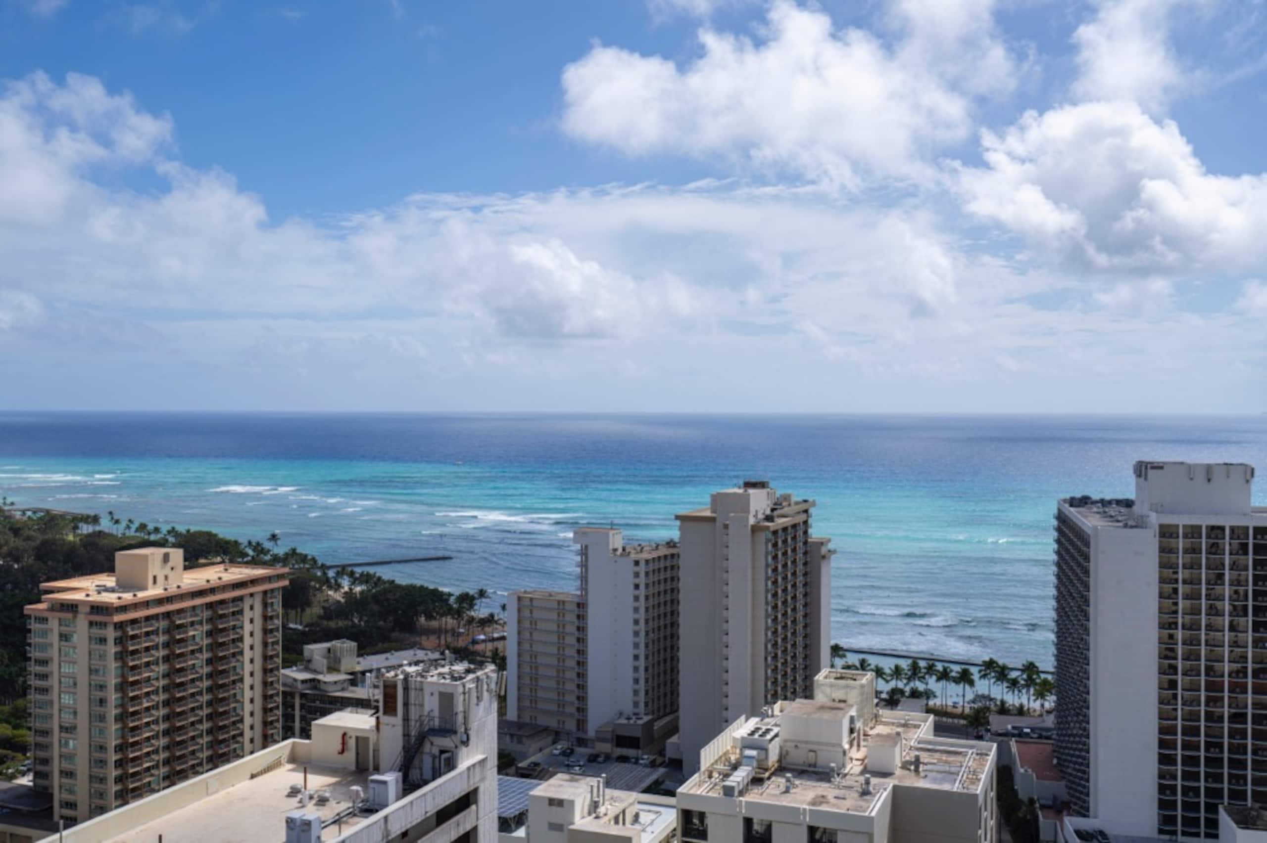 Condo in Honolulu · ★4.75 · 1 bedroom · 2 beds · 1 shared bath - Image 26