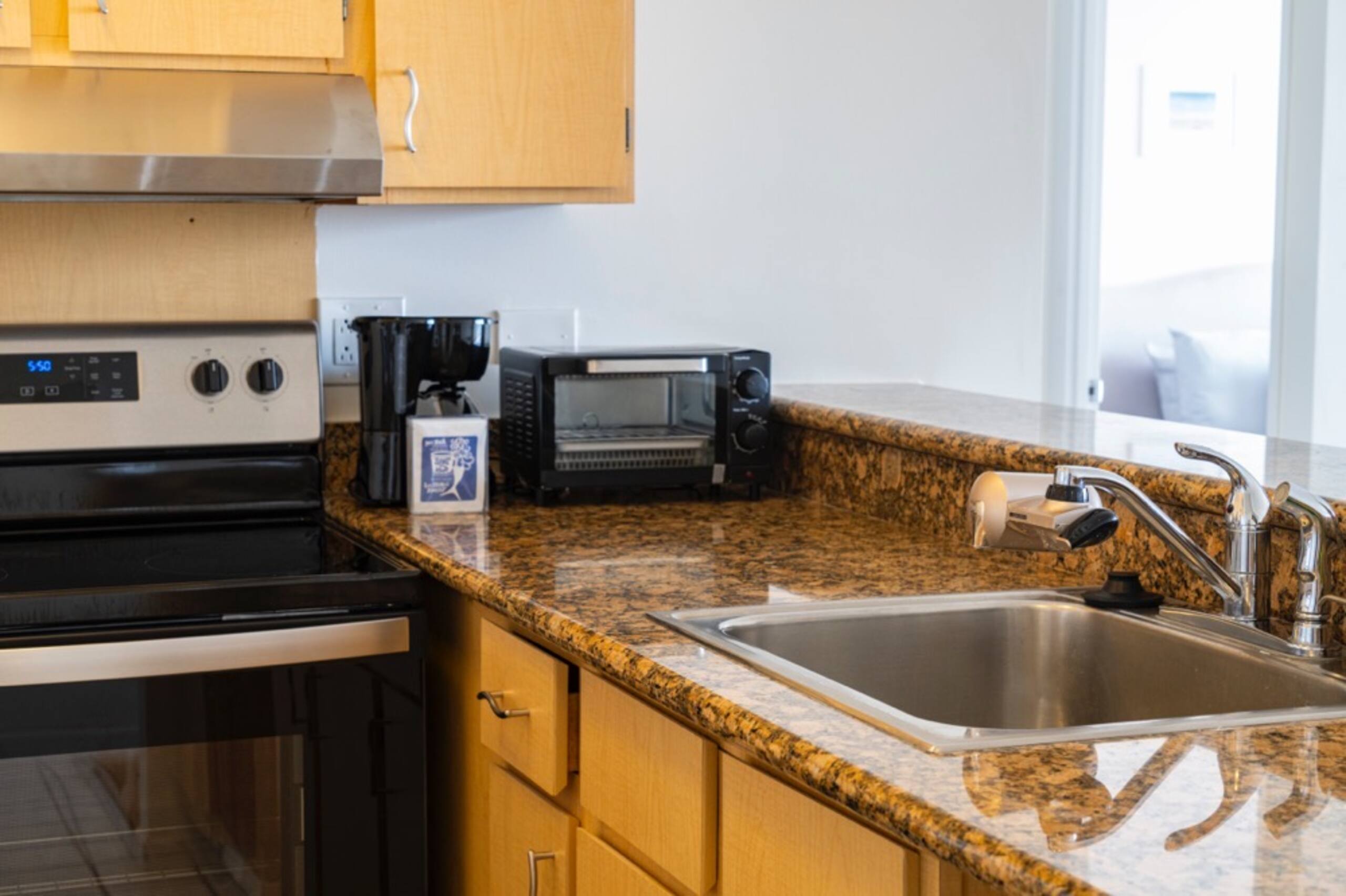 Condo in Honolulu · ★4.75 · 1 bedroom · 2 beds · 1 shared bath - Image 42