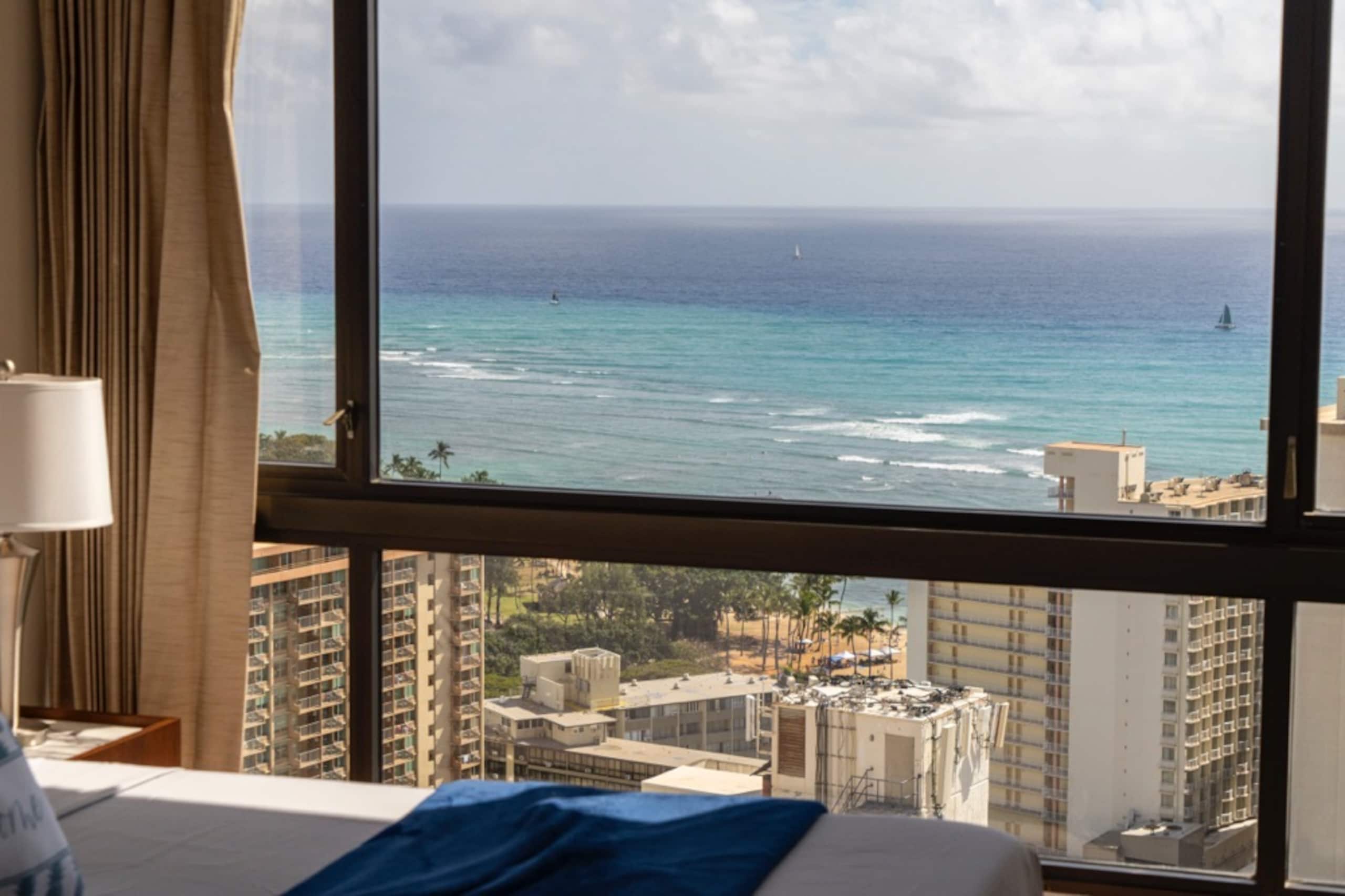 Condo in Honolulu · ★4.75 · 1 bedroom · 2 beds · 1 shared bath - Image 36