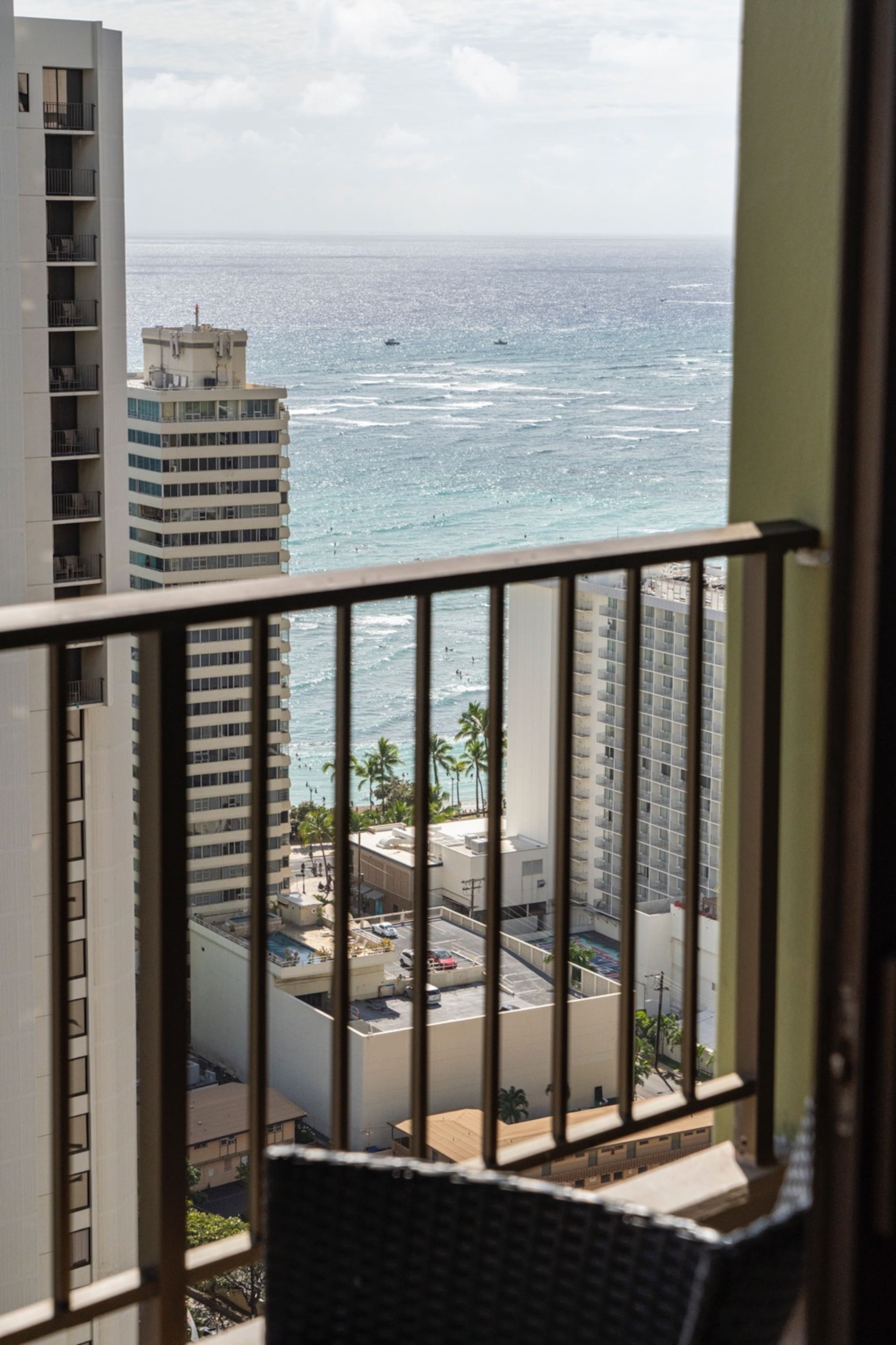 Condo in Honolulu · ★4.75 · 1 bedroom · 2 beds · 1 shared bath - Image 46