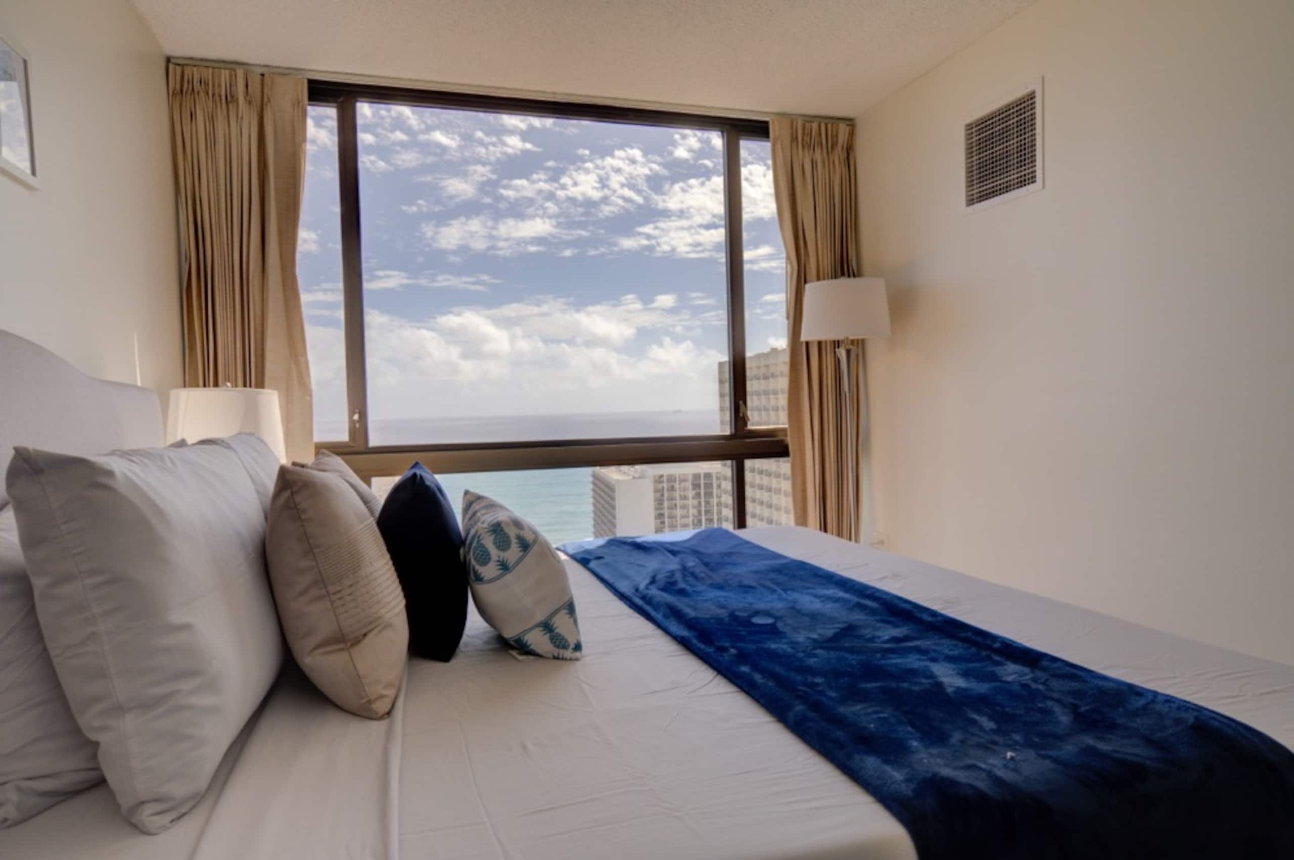 Condo in Honolulu · ★4.75 · 1 bedroom · 2 beds · 1 shared bath - Image 35