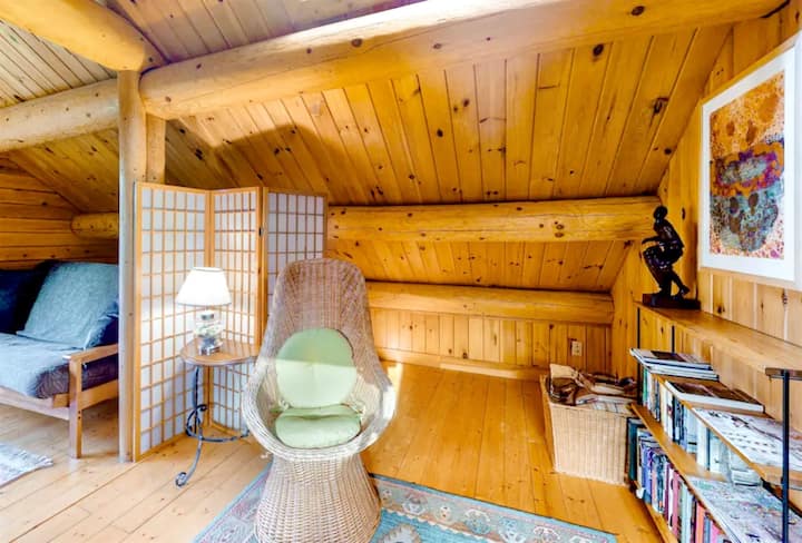 Loft 4th Sleeping Area with Full Futon