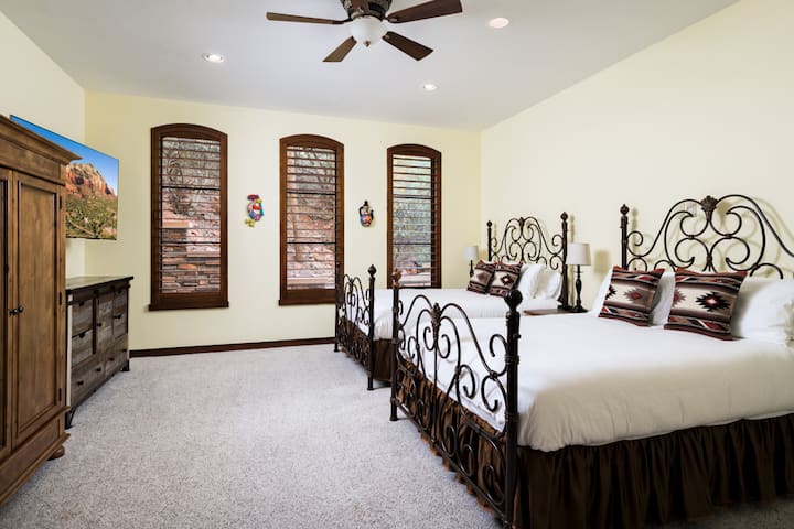 Phoenix Photo Pro-841 Palisades Dr N_051