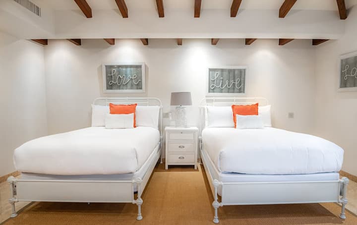 2 queen-size-makuuhuone