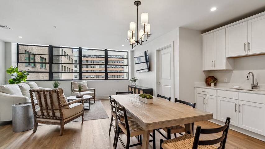 Spacious Combo Unit, Perfect for a Saints Game! gallery image 5