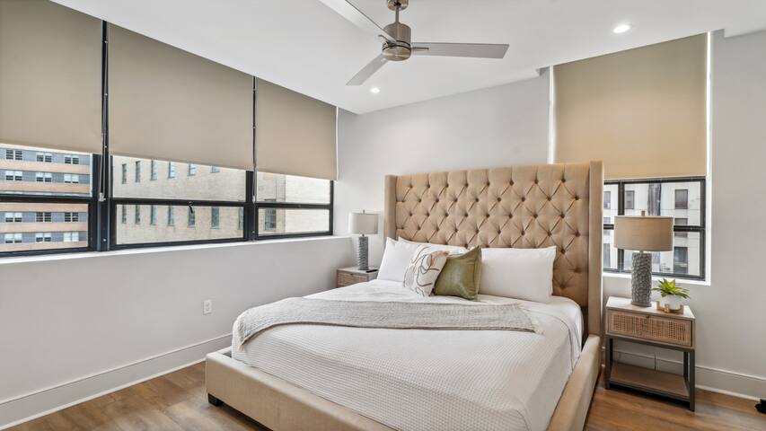 Spacious Combo Unit, Perfect for a Saints Game! gallery image 3