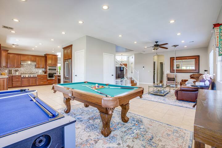 Large Las Vegas Home w/ Pool, Hot Tub + Game Room gallery image 3