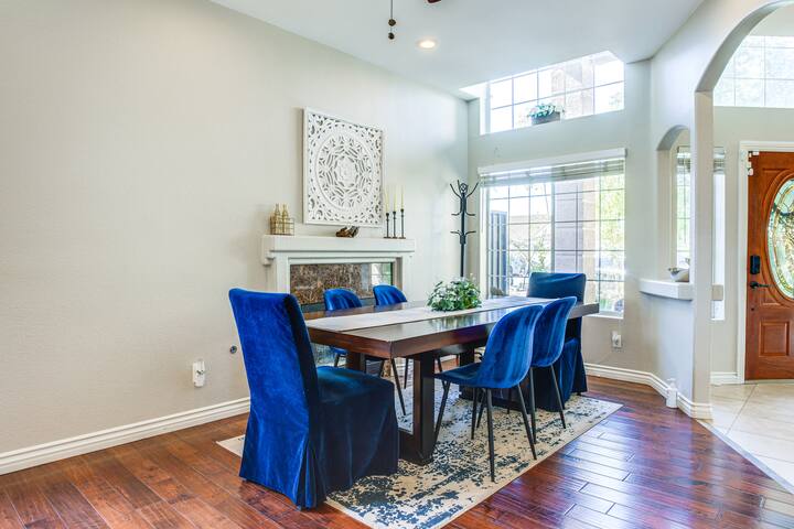 Large Las Vegas Home w/ Pool, Hot Tub + Game Room gallery image 4