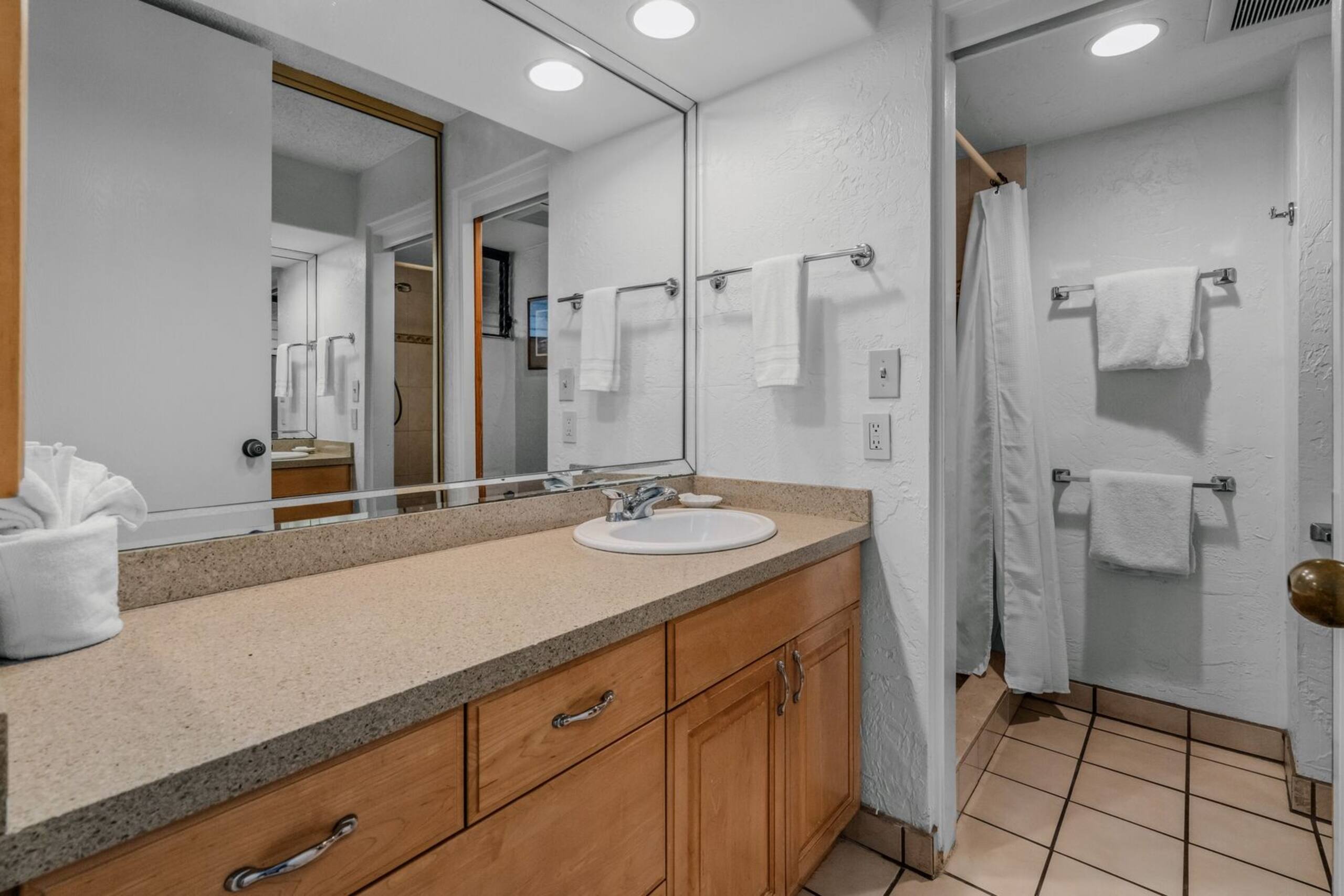 Condo in Lahaina · ★4.43 · 1 bedroom · 2 beds · 1 bath - Image 6