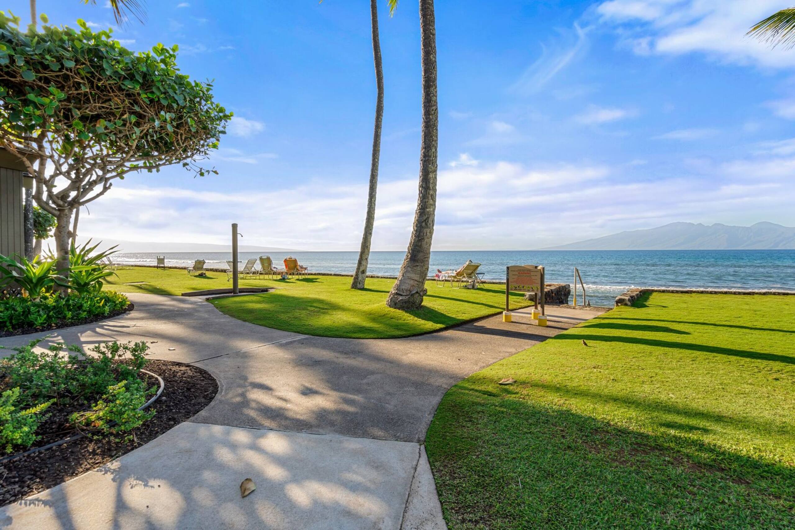 Condo in Lahaina · ★4.43 · 1 bedroom · 2 beds · 1 bath - Image 39