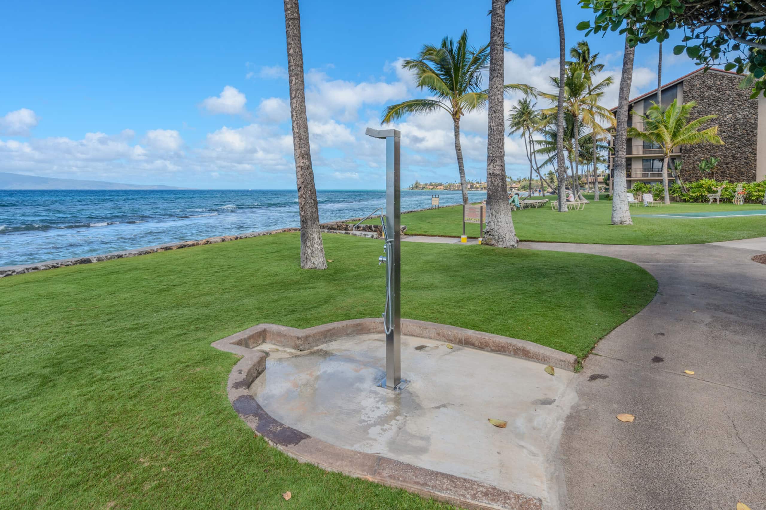 Condo in Lahaina · ★4.43 · 1 bedroom · 2 beds · 1 bath - Image 35