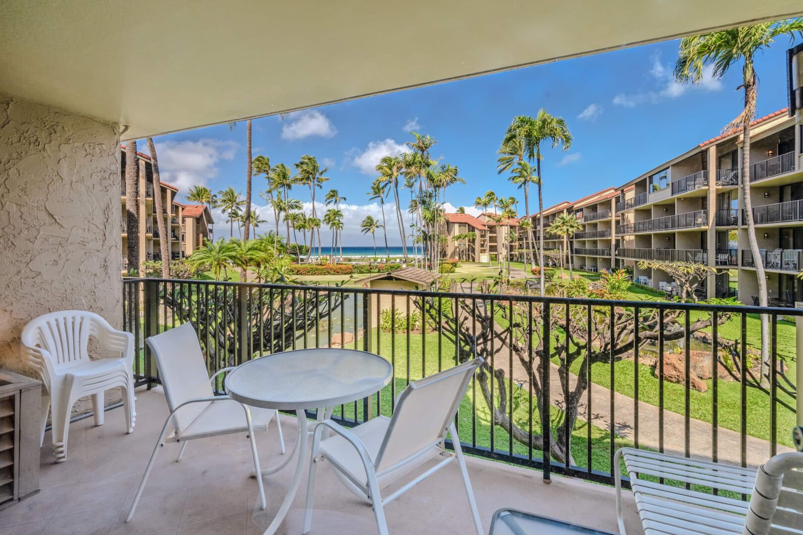 Condo in Lahaina · ★4.43 · 1 bedroom · 2 beds · 1 bath - Image 1