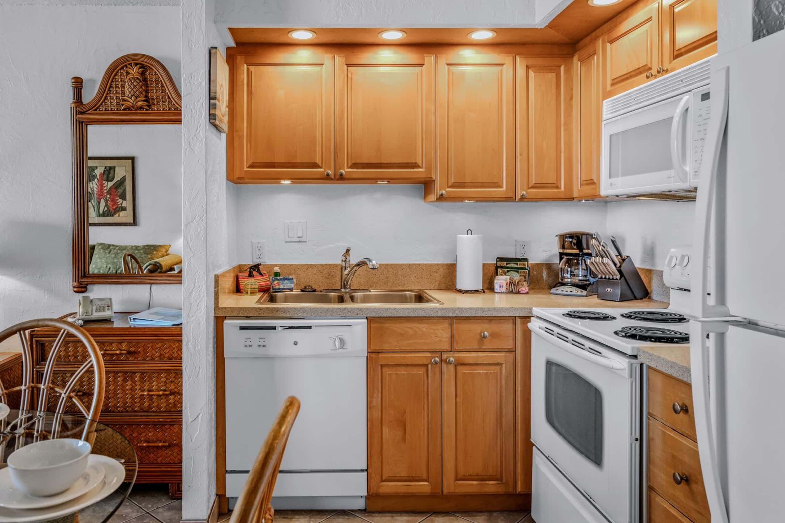 Condo in Lahaina · ★4.43 · 1 bedroom · 2 beds · 1 bath - Image 15