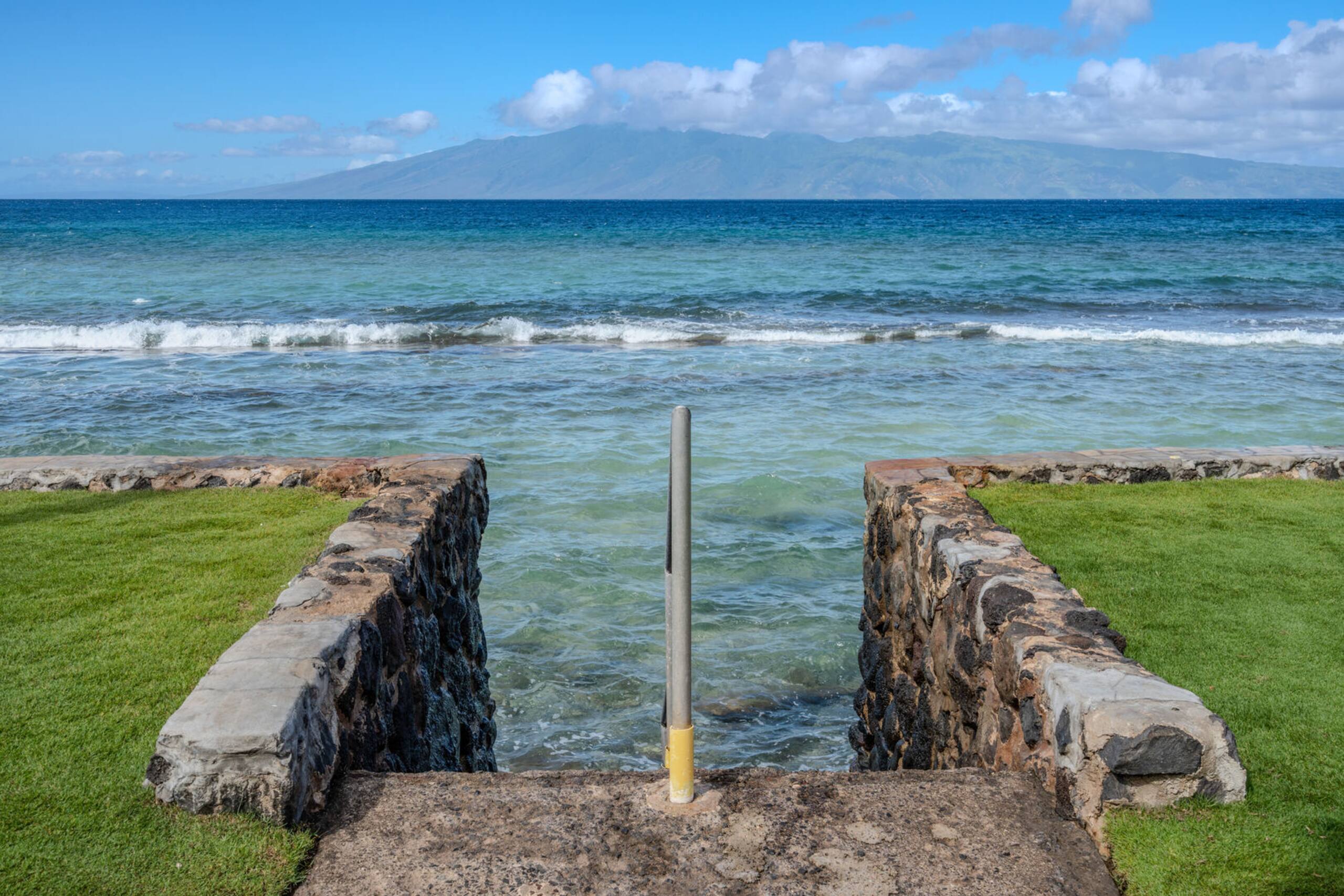 Condo in Lahaina · ★4.43 · 1 bedroom · 2 beds · 1 bath - Image 36