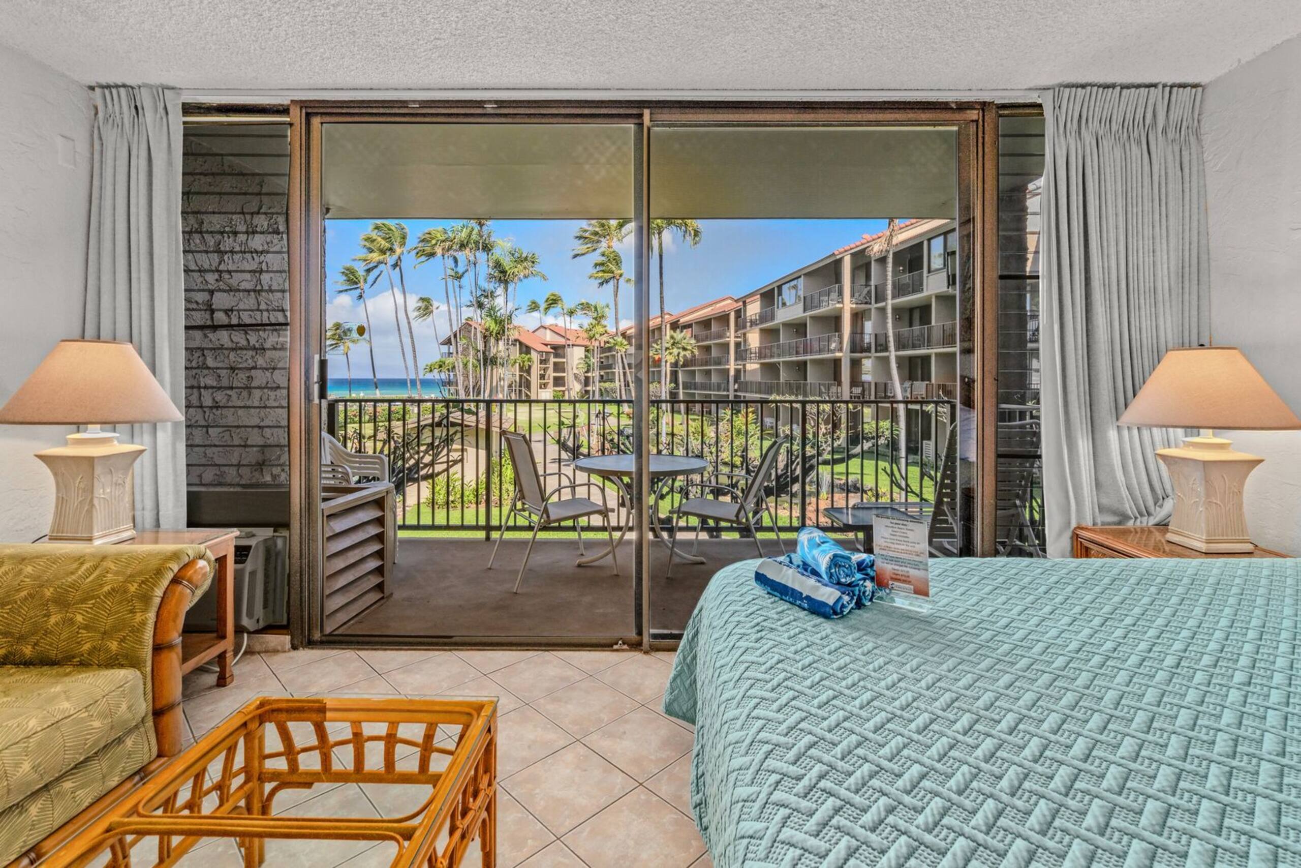 Condo in Lahaina · ★4.43 · 1 bedroom · 2 beds · 1 bath - Image 2