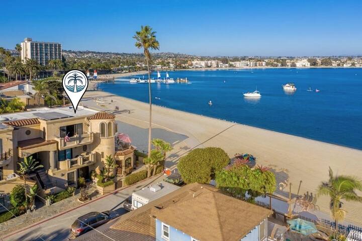 Villa Italia Combo | 7BR Waterfront Home w/ Patio gallery image 2