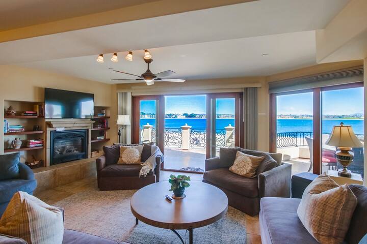 Villa Italia Combo | 7BR Waterfront Home w/ Patio gallery image 3