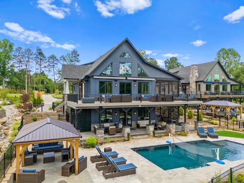 Blue Heron Lodge | AvantStay | Lakefront Sleeps 22