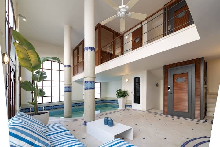 Ma Maison Downtown Villa N°8, Indoor Heated Pool gallery image 3