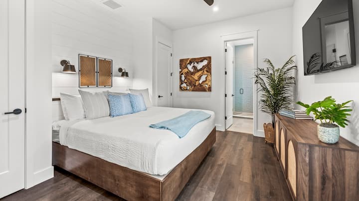 Svefnherbergi 4 - King-size rúm og en-suite baðherbergi