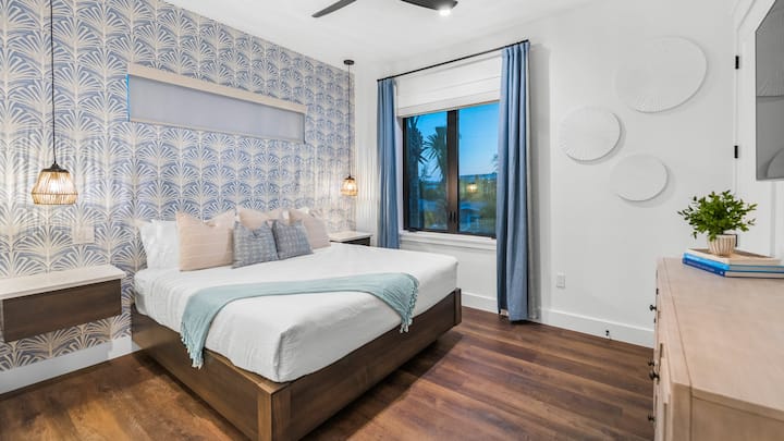 Svefnherbergi 6 - King-size rúm og en-suite baðherbergi