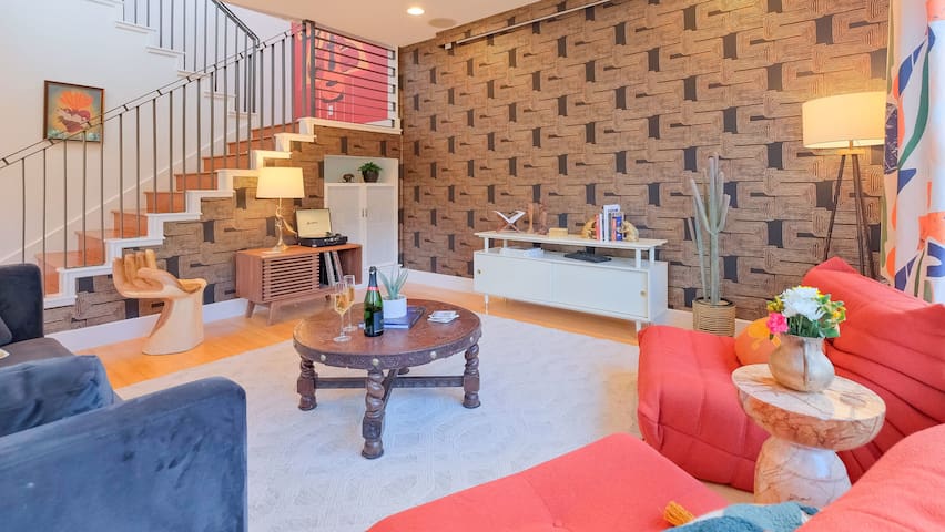 Hacienda SoCo – Fire Pit & 3 Min Walk to SoCo