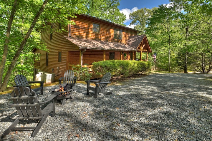 Tapp Into Nature, Family-sized, Hot Tub - Carters Lake, GA