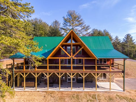 Whiskey River by the New - hot tub, river access!