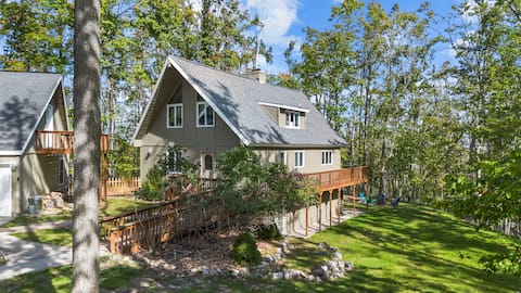 Game Room Cabin | Pool & Hot Tub Access