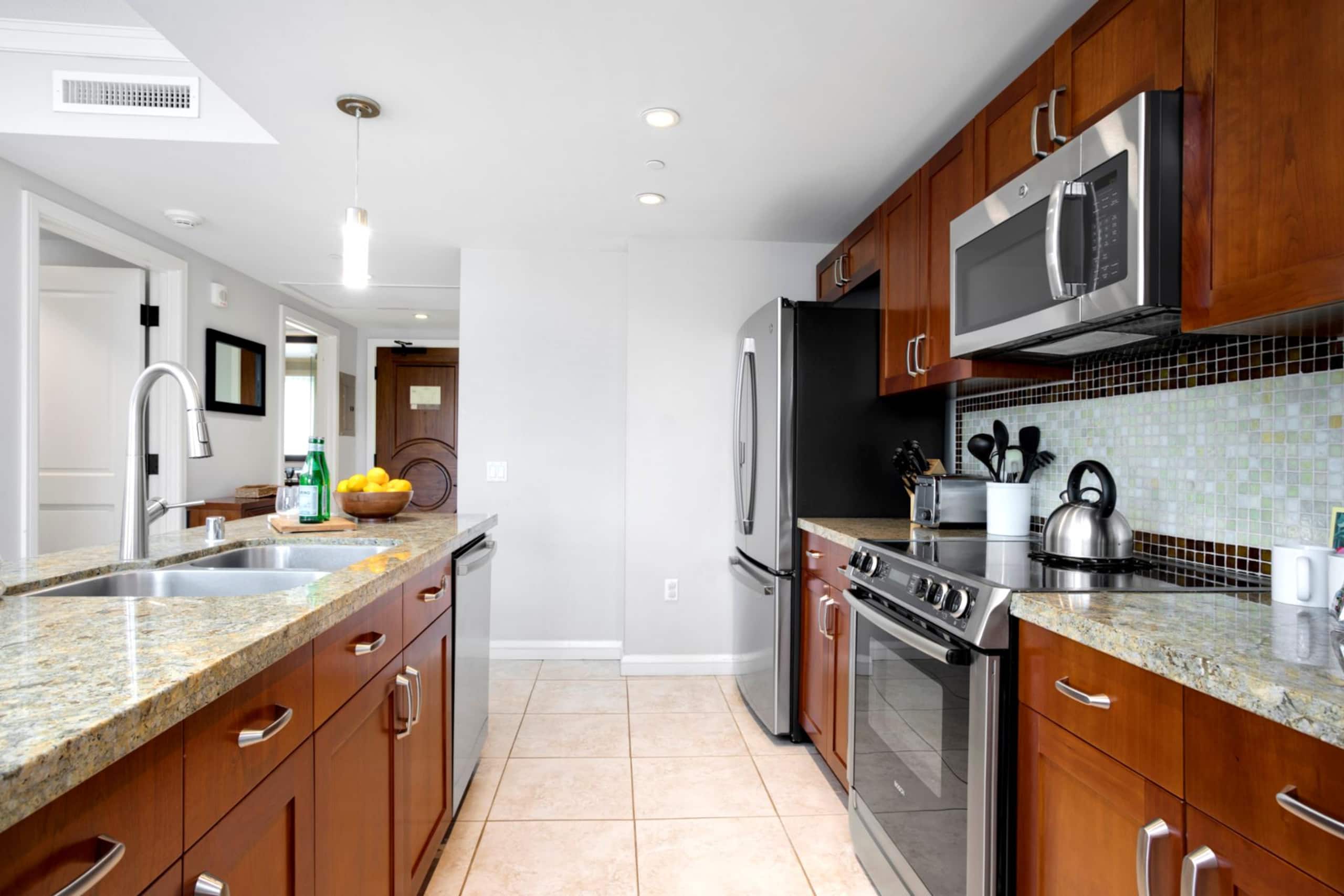 Condo in Lahaina · ★4.67 · 2 bedrooms · 3 beds · 2 baths - Image 17