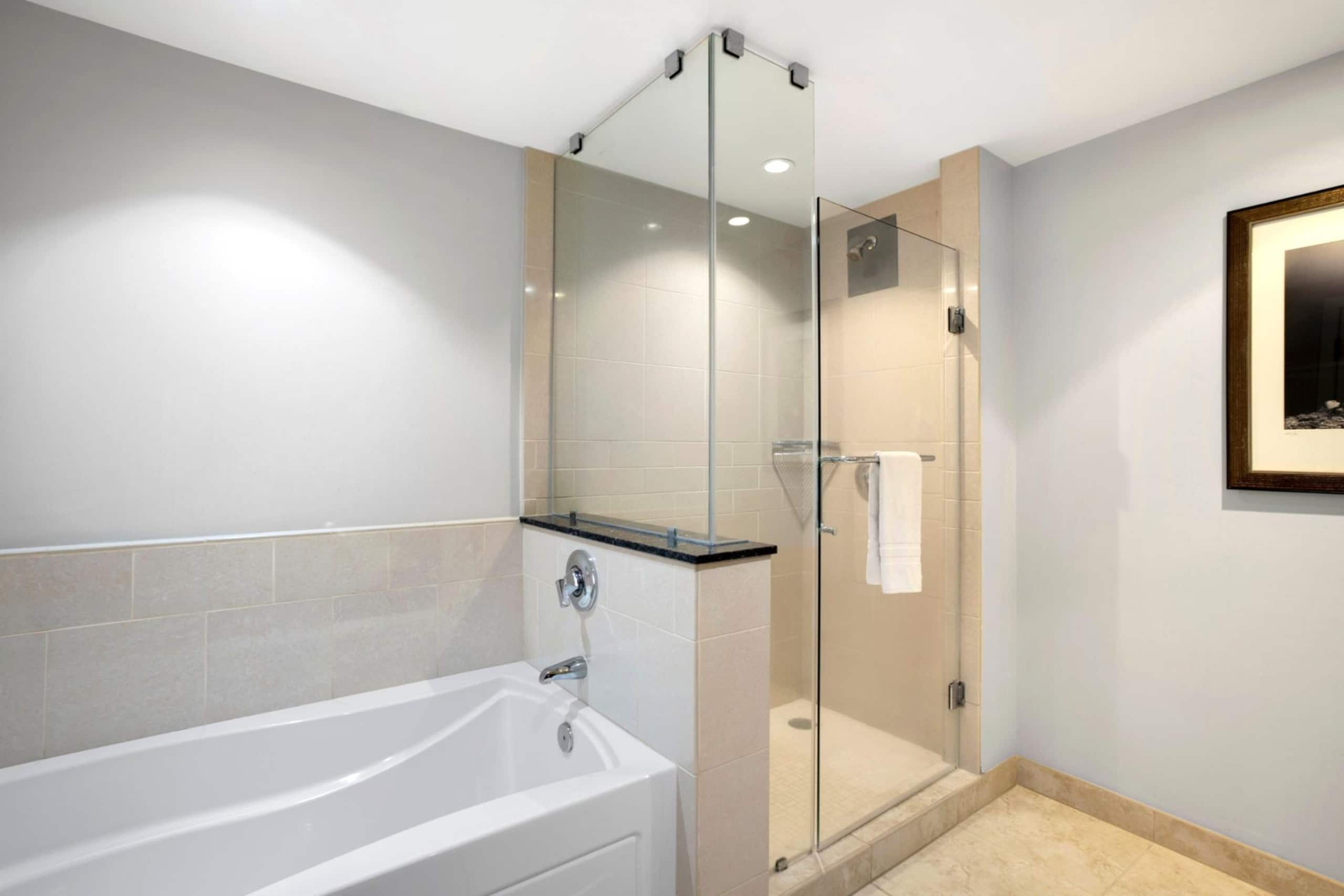 Condo in Lahaina · ★4.67 · 2 bedrooms · 3 beds · 2 baths - Image 28