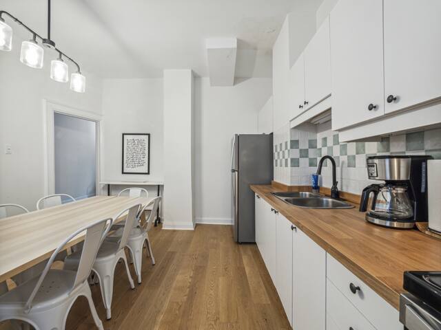 Historic Modern Home – Distillery/Design District gallery image 5