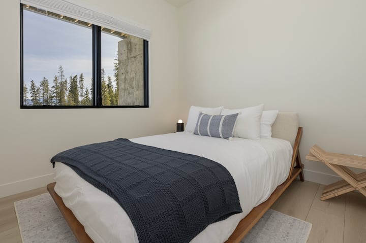 Spálňa č.3 s manželskou posteľou Queen