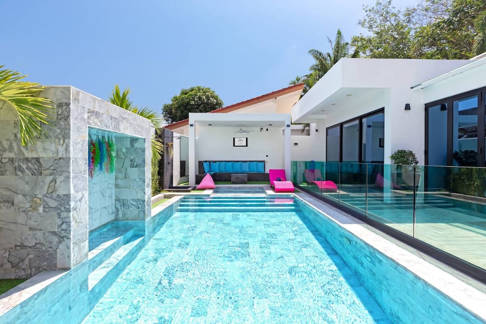 A white tropical villa near Nai Harn beach, Rawai, Phuket, Thailand, photo 10 of 10