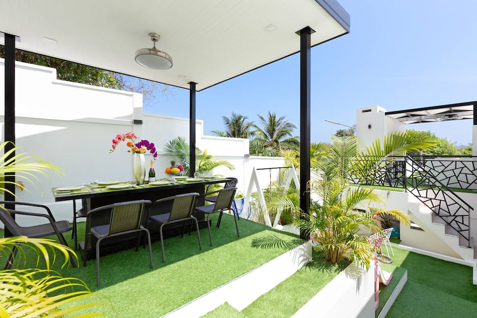 A white tropical villa near Nai Harn beach, Rawai, Phuket, Thailand, photo 1 of 10
