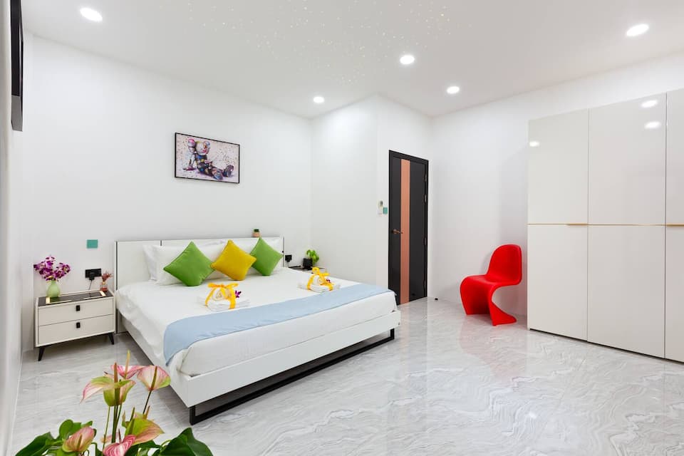 A white tropical villa near Nai Harn beach, Rawai, Phuket, Thailand, photo 7 of 10