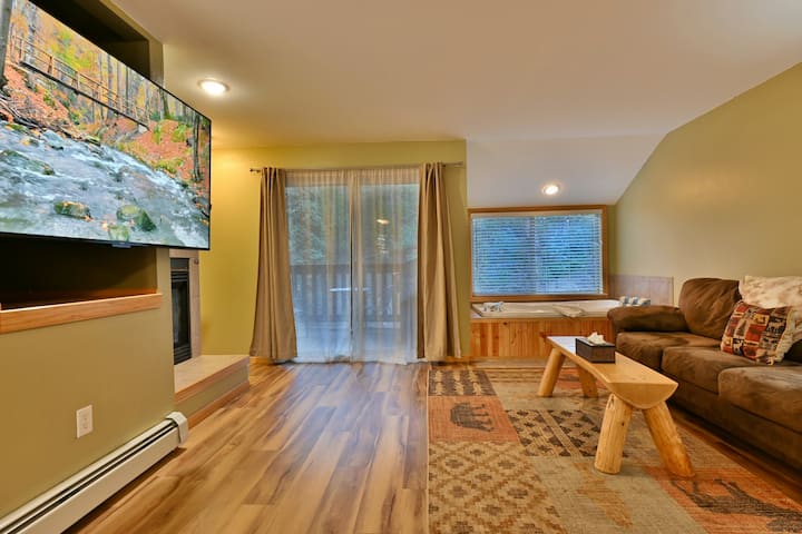 Riverview Suite (2-story) @ Stonebrook Adults Only - Estes Park, CO