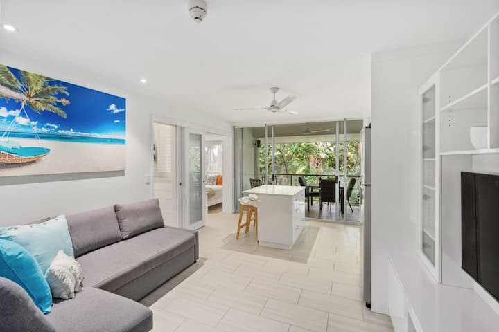 Belle Escapes Drift Beachfront Resort Suite 4403 - 팜 코브