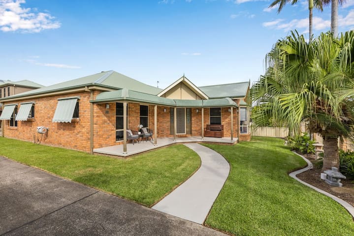 Serenity in Sunny Sawtell