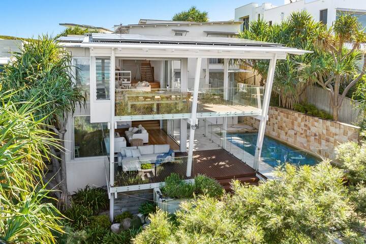 24 Noosa Dunes – Beachfront Luxury Home gallery image 4