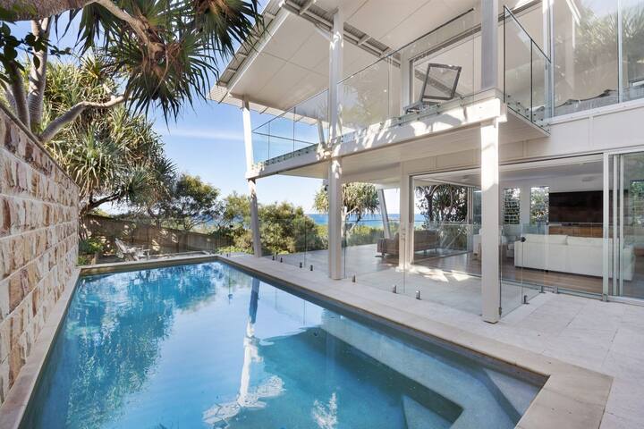 24 Noosa Dunes – Beachfront Luxury Home gallery image 2