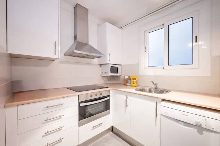 Sweett | Gaudi Avenue gallery image 5