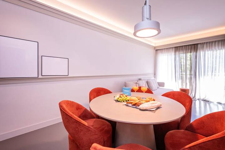 Sweett | Gaudi Avenue gallery image 4