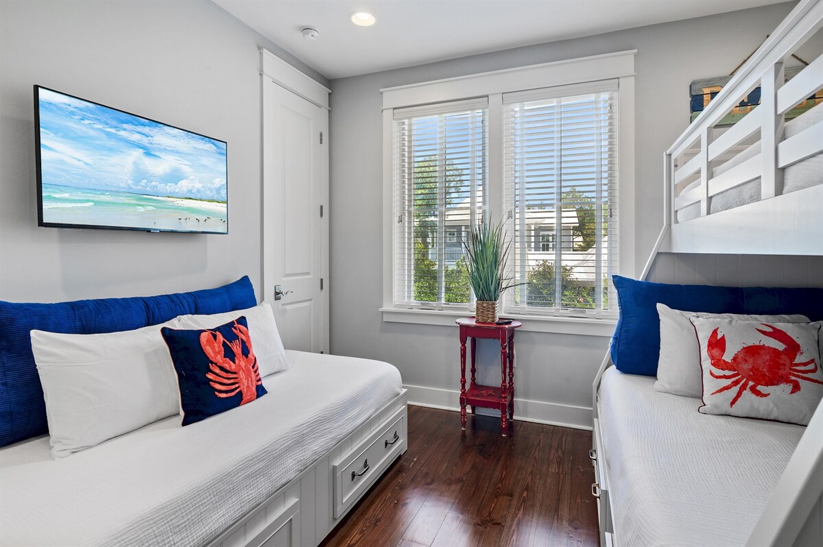 Idealno za djecu ili tinejdžere s udobnim krevetima na kat i puno prostora.