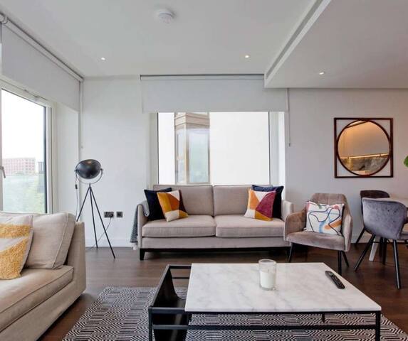 Stylish Apartment Next to Westfield Mall gallery image 5