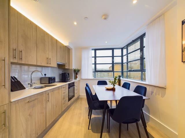 Contemporary Marylebone Apartment gallery image 2