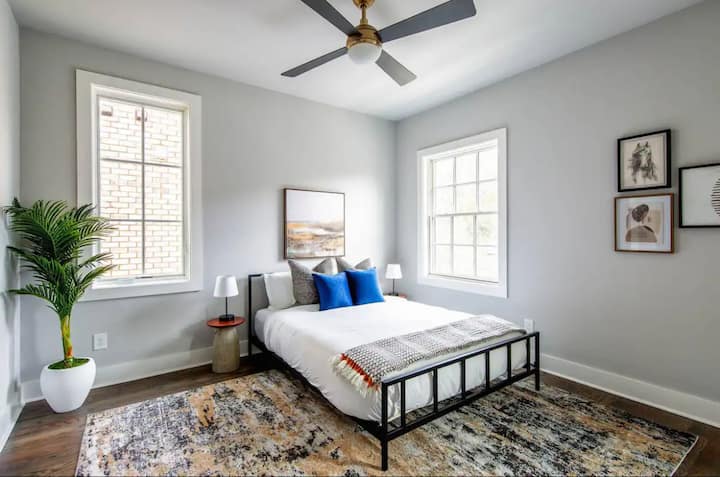 Საძინებელი 7 - საწოლი და სააბაზანო 152 × 203 სმ