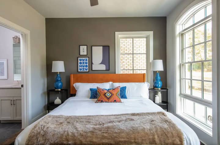 Საძინებელი 6 - საწოლი და სააბაზანო