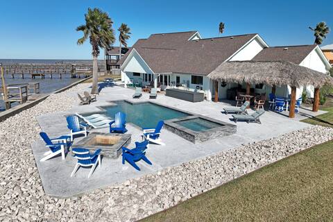 Amazing Pool Hottub Pier Palaypa Fire pit and Bbq